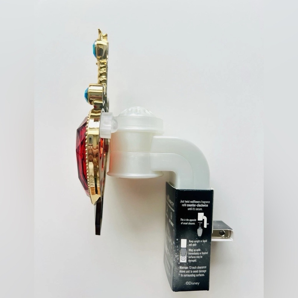 Disney Villains Evil Queen Wallflower Light up plug in - Picture 2 of 4
